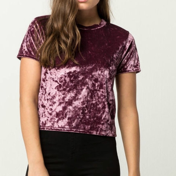 Tilly's Tops - NWOT Tilly’s Velvet Women’s Baby Tee